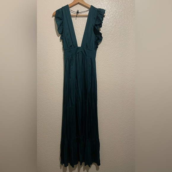 Stillwater What If Maxi Dress in Emerald - Picture 3 of 13
